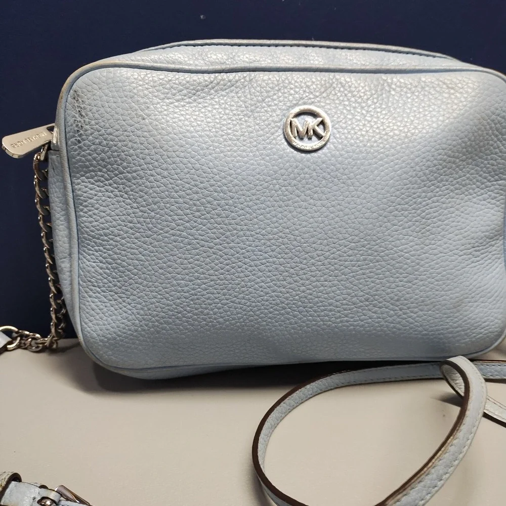 Michael Kors Crossbody Bag Women's Light Blue‎ Inner Pockets Adjustable Strap